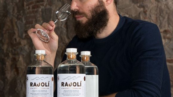 'Amb molt de gust' descobreix Rajolí, un nou licor provinent del vi amb segell santcugatenc