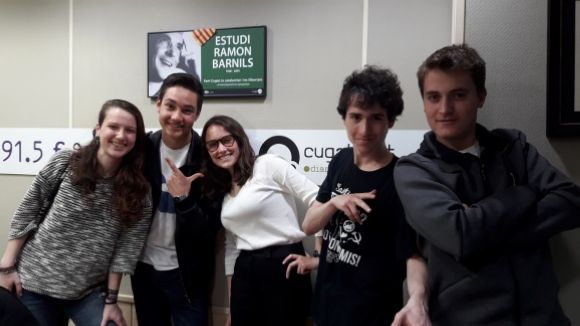 Els membres del Deplaça Jove escalfen motors per al concurs de bandes locals a l'espai 'El Núvol'