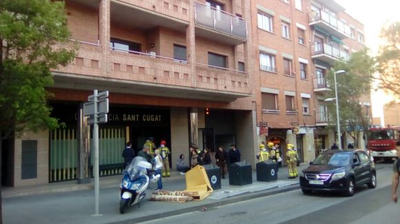 Un intoxicat pel vapor d'un dissolvent en un edifici de la Rambla del Celler