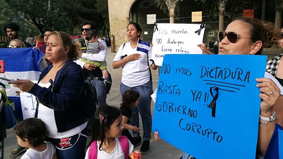 Nicaragüencs residents a Sant Cugat es concentren per les morts a Managua