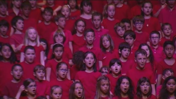 La 15a Cantata Infantil omple el Teatre-Auditori amb 'Boix, el bruixot i la ciutat Meravella'