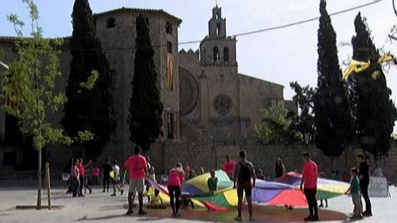 Més de 1.300 alumnes reivindiquen la importància de l'educació física al carrer