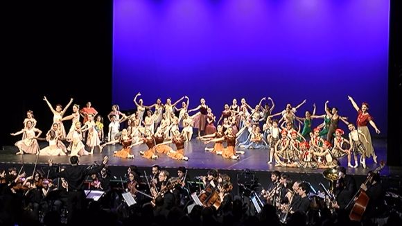 La dansa i la música de Fusió omplen de sentiments el Teatre-Auditori amb 'El parc'