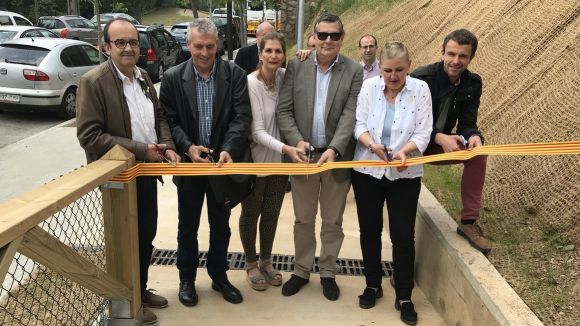 La plaça-mirador de Valldoreix s'inaugura amb la vocació de 'dignificar' una de les entrades de la vila