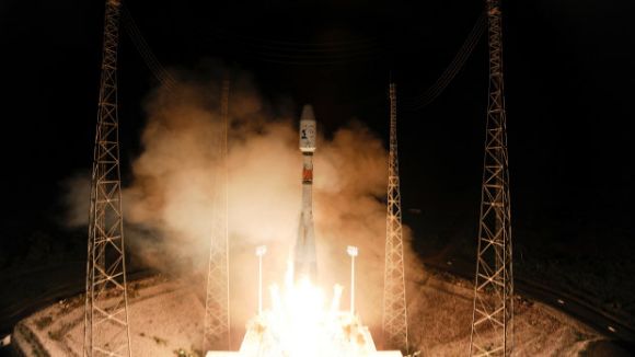 Alt: Les galaxies i estrelles captades pel satèl·lit Gaia, a la conferència d'avui de l'AASCV