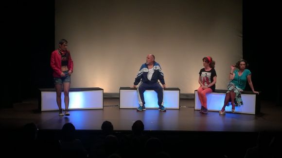 Fila Zero reflexiona sobre la soledat de les persones a la societat amb l'obra 'Auto' al Teatre de Mira-sol