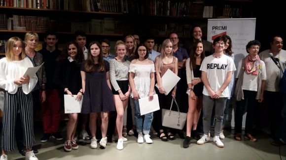 Arnau Rogés, Aina Rabassa i Víctor Torres, guanyadors del Gabriel Ferrater de poesia per a secundària