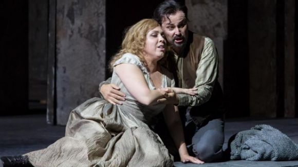 Alt: L'òpera 'Manon Lescaut', en directe des del Liceu avui al pati de l'Escola de Música