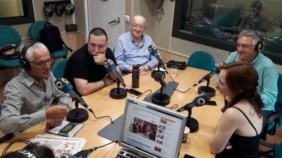 L'actualitat política catalana i la crisi europea de refugiats, a la tertúlia 'El Gall del Monestir'