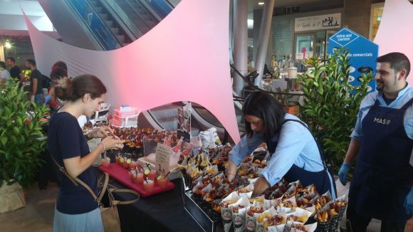 La 5a Nit de Tapes converteix el Mira-sol Centre en una festa de gastronomia