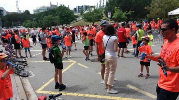 La Bicicletada Solidària de l'Agora reuneix prop de 350 participants