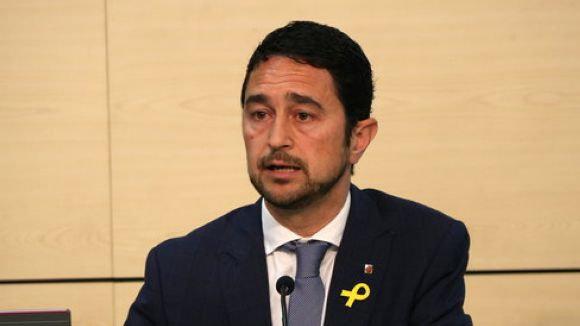 Alt: Calvet defensa implantar la vinyeta a tota la xarxa viària davant l'anunci de Foment d'alliberar els peatges