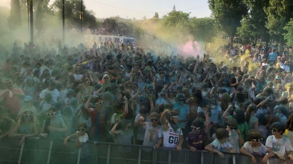 La Festa Holi, música i colors al ritme dels DJ locals Sparky i Loop