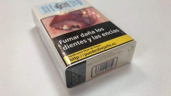 'El Pou' se centra en els efectes de la legislació contra el tabac en la salut pública