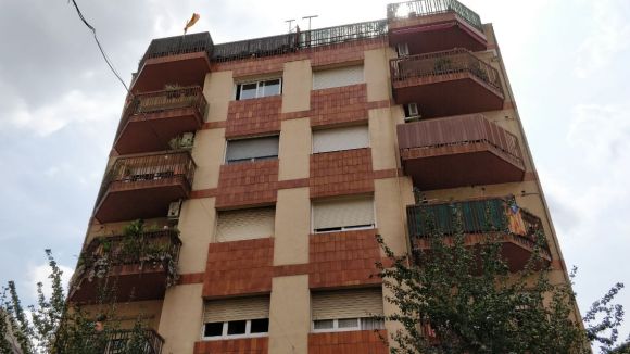 Incendi a un pis del carrer de la Creu