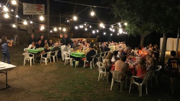 Sopar popular de La Serreta-Bosc d'en Saladrigues: 20 anys de germanor