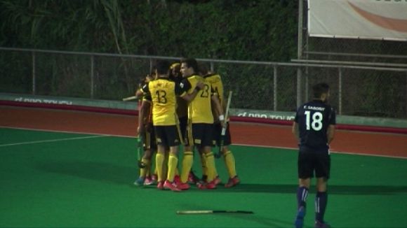 Un Junior amb un home més veu com l'Atlètic Terrassa culmina la remuntada als minuts finals