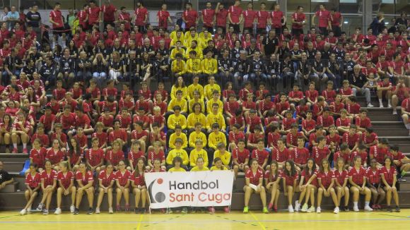 L'Handbol Sant Cugat demostra el seu bon estat de salut amb una presentació multitudinària