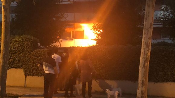 Una assecadora origina un incendi en un habitatge de Manel Farrés