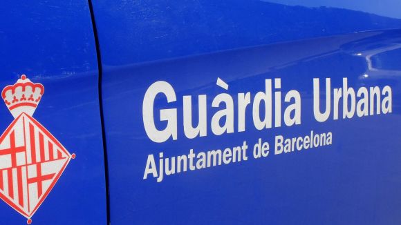 Envesteixen un cotxe robat a Sant Cugat contra un cotxe patrulla de Barcelona