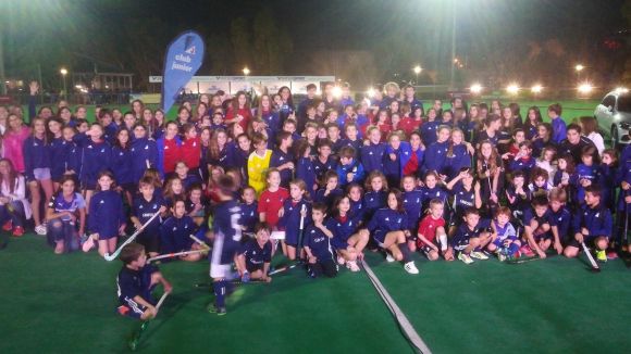 La secció d'hoquei herba del Junior posa de manifest la seva rellevància amb una presentació multitudinària