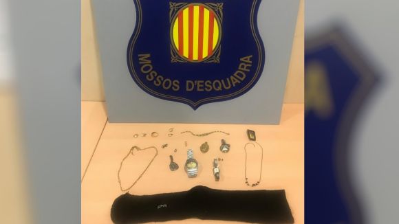 Els Mossos detenen un home just després de robar a una casa de Mira-sol