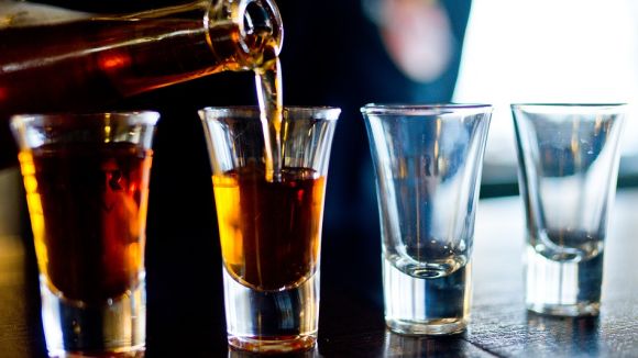 Sant Cugat se suma a la lluita sobre els riscos de l'alcohol amb dues exposicions