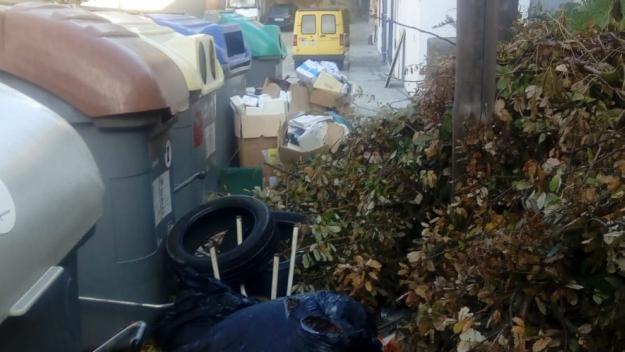 Incivisme als carrers Verdaguer i Quadra de Canals de la Floresta