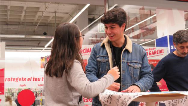 Alfred García revoluciona el Sant Cugat Centre Comercial amb la signatura de '1016'