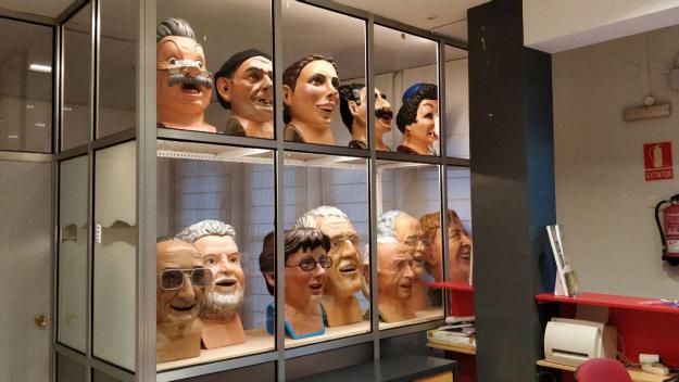 Els Caparrots de Sant Cugat, reubicats al vestíbul de la Casa de Cultura