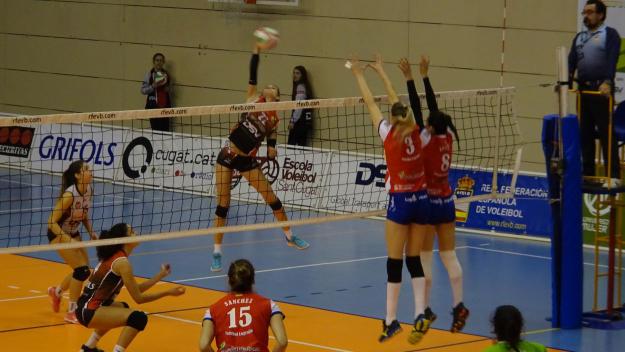 El DSV- Volei Sant Cugat suma un punt a la pista del CV Barcelona, tot i perdre de manera ajustada