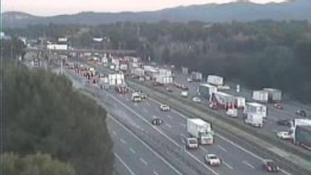 Circulació amb retencions quilomètriques a l'AP-7 a Sant Cugat