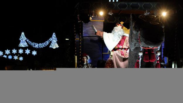 Els Reis d'Orient arriben a Sant Cugat amb una cavalcada inspirada en el desert