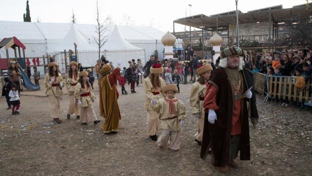 Els ambaixadors reials es reparteixen per la ciutat aquest divendres per recollir les cartes dels nens