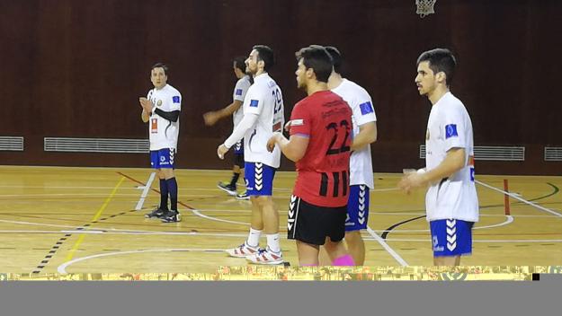 L'Handbol Sant Cugat juga aquesta nit a la pista de l'Esplugues