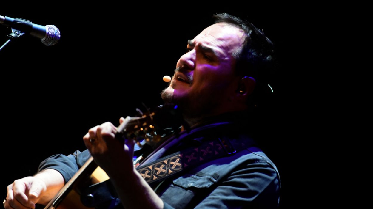 Picabaralla entre assistents al concert d'Ismael Serrano al Teatre-Auditori arran d'uns càntics en suport als 'presos polítics'