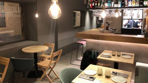 Un nou restaurant especialitzat en platets i tapes per compartir aterra a Sant Cugat