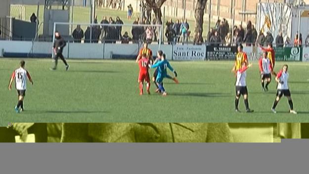 L'àrbitre del Manlleu - SantCu, agredit per un jugador del conjunt d'Osona