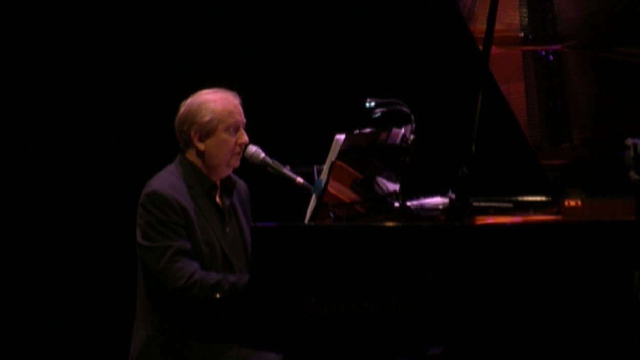 La imprevisibilitat de Wim Mertens combat la negativitat al Teatre-Auditori