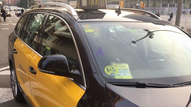 Taxistes de Sant Cugat s'ofereixen a ajudar gratuïtament dones que se sentin insegures al carrer