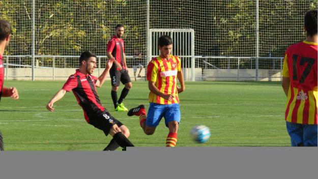 El SantCu perd a Tona en un matx marcat per la malastrugança dels vermell-i-negres
