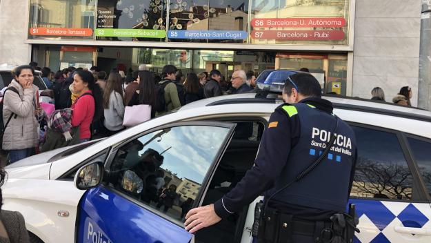 Una persona mor atropellada en llençar-se a la via de l'estació de FGC de Sant Cugat