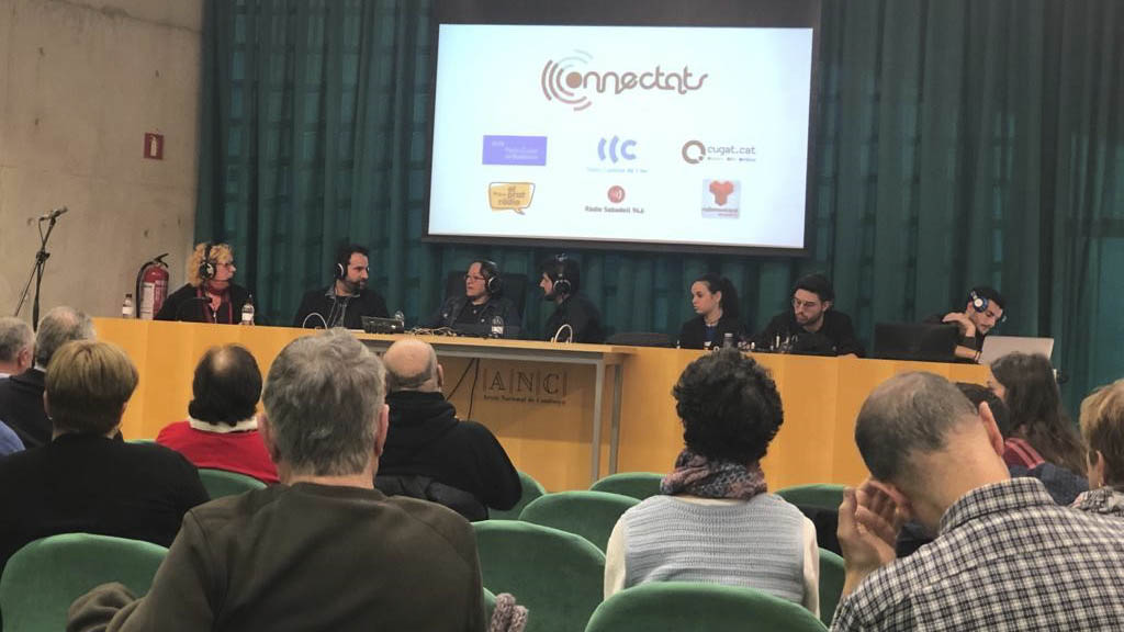 Cugat.cat fa honor a la ràdio amb una edició especial del 'Connectats' i 100 espectadors