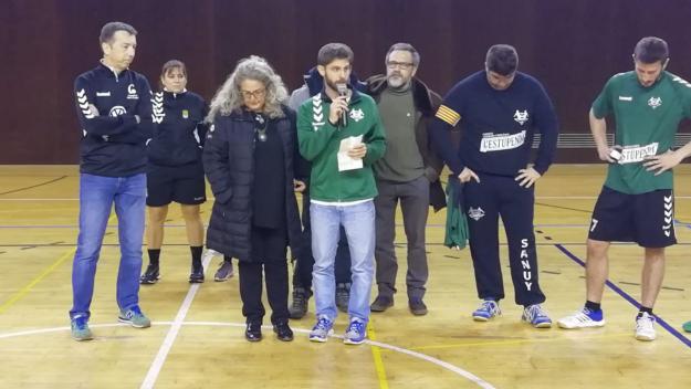 L'Handbol Sant Cugat C i l'Handbol Valldoreix reten un emotiu homenatge a Sergi Porteros