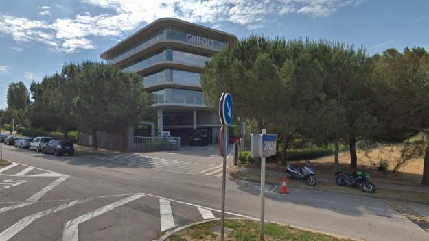 Grifols guanya 596,6 milions d'euros el 2018, un 1,5% més que l'any anterior