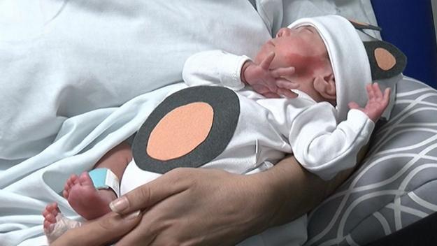 El primer Carnaval dels nadons prematurs de l'Hospital General