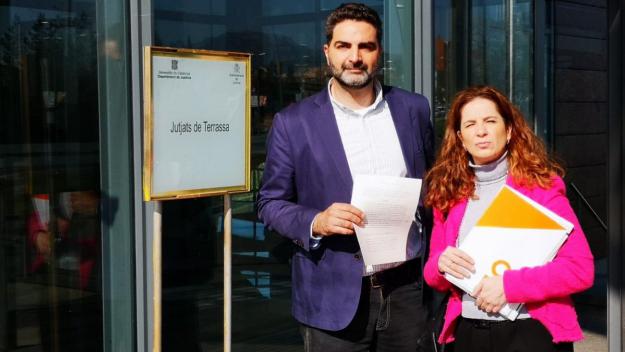 Cs denuncia Fortuny a la Fiscalia per mantenir la pancarta dels presos