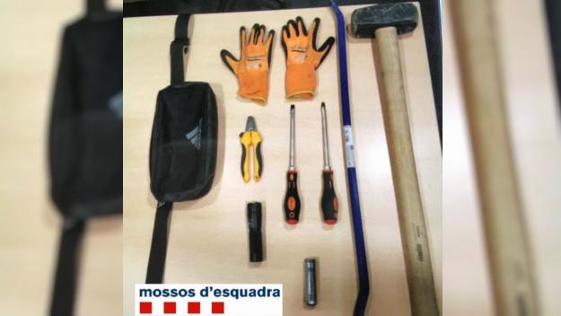 Detinguts dos homes per intent de robatori amb força en una empresa de Sant Cugat