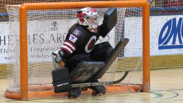 El femení del Patí Hoquei visita la pista de l'Sferic Terrassa amb l'objectiu de certificar el passi a semifinals