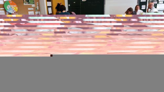 Pares i mares de l'escola l'Olivera es converteixen en mestres per un dia